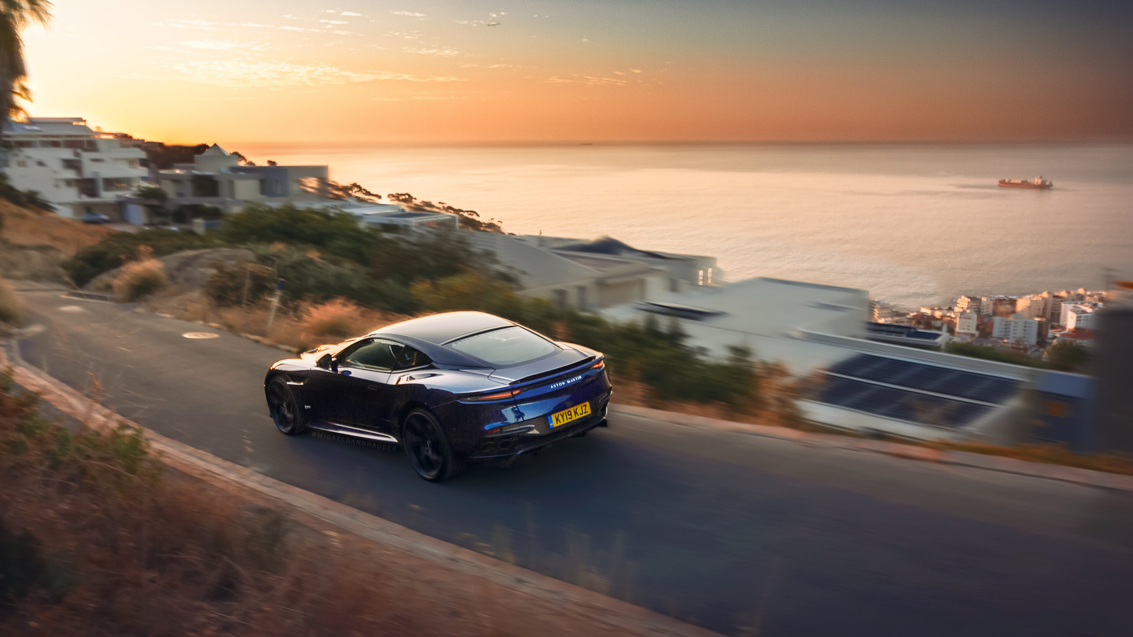 Leyu Sport登录入口-“胜利的喜悦”——夺冠车手的激情瞬间全集，胜利冠军歌曲