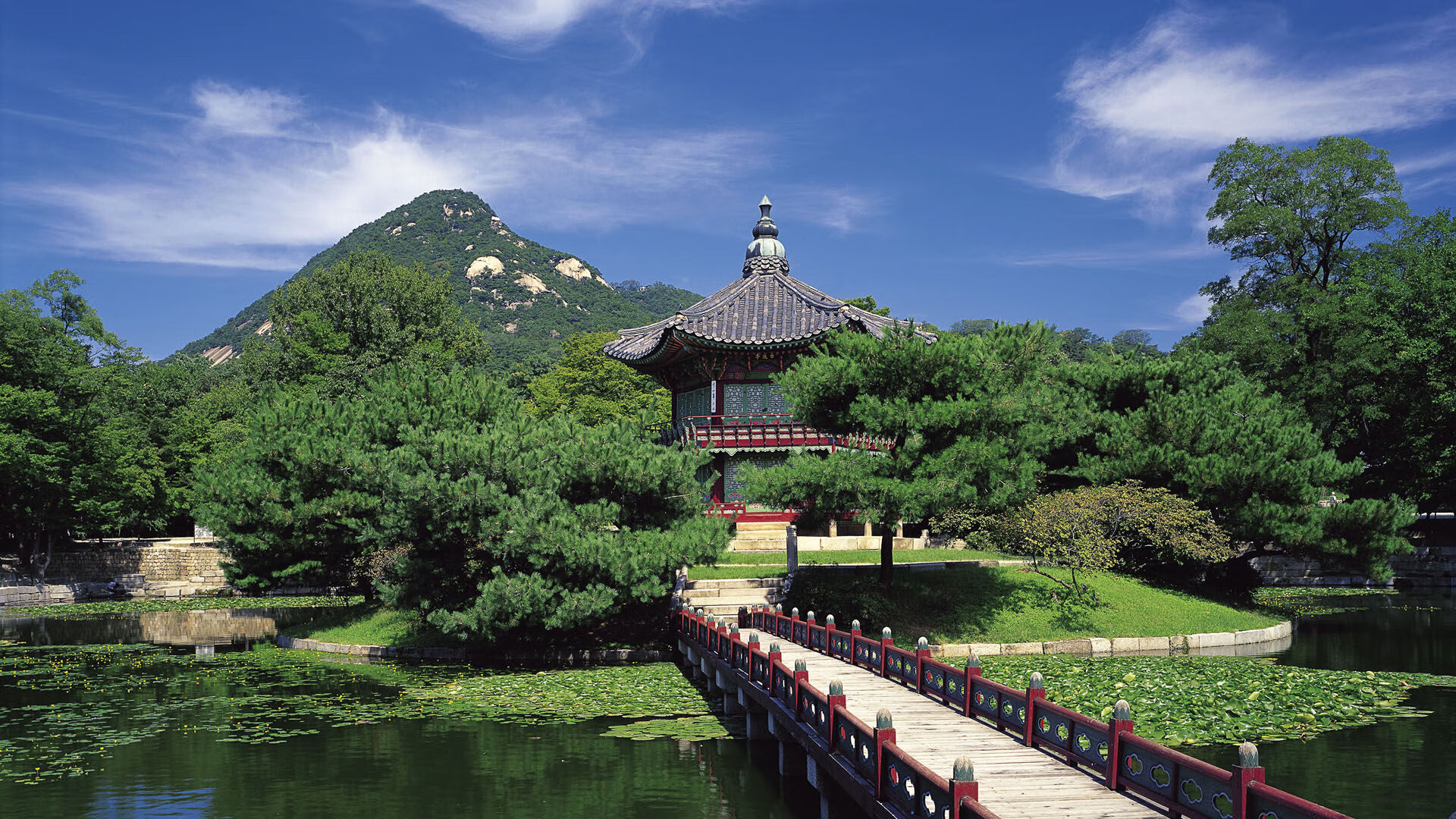 塞维利亚主场2-0战胜赫塔费,继续领跑西甲积分榜,塞维利亚算西甲强队吗