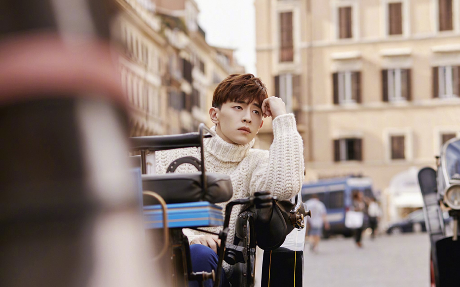 乐鱼娱乐app-詹姆斯全场砍下三双表现全面，詹姆斯复出砍24分